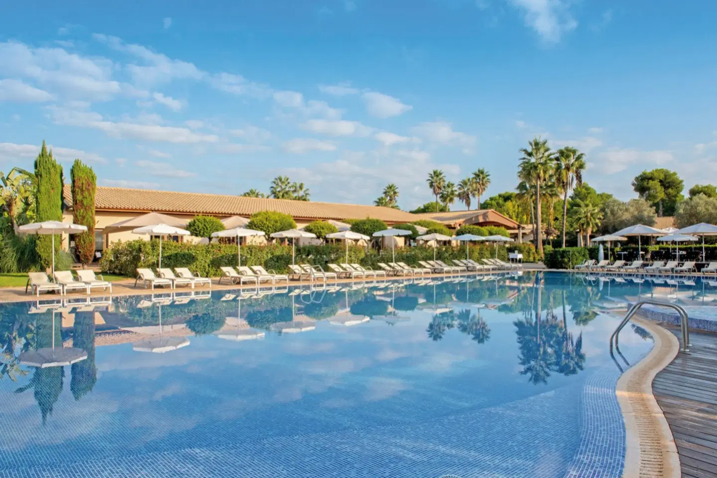 Valentin Playa de Muro OUTDOOR_POOL