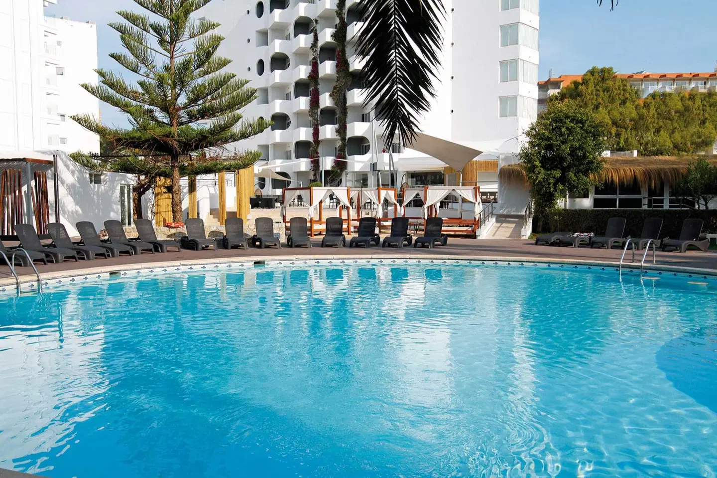 BG Pamplona OUTDOOR_POOL