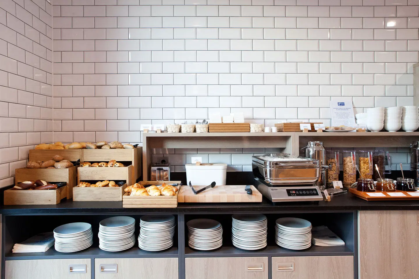 Holiday Inn Express & Suites Monheim Am Rhein by IHG Restaurant