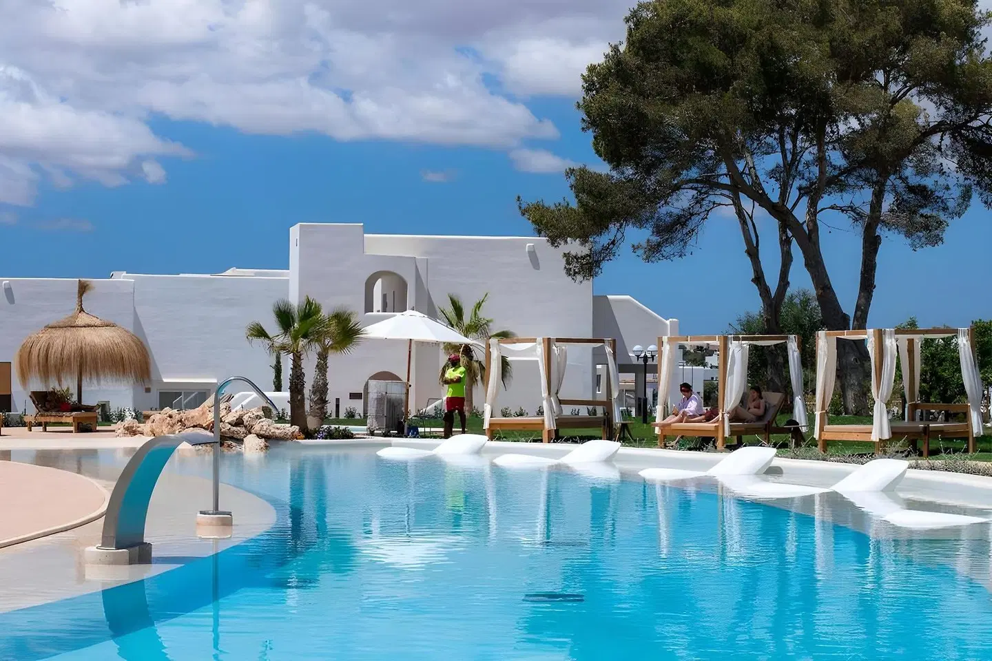 Eques Petit Resort OUTDOOR_POOL