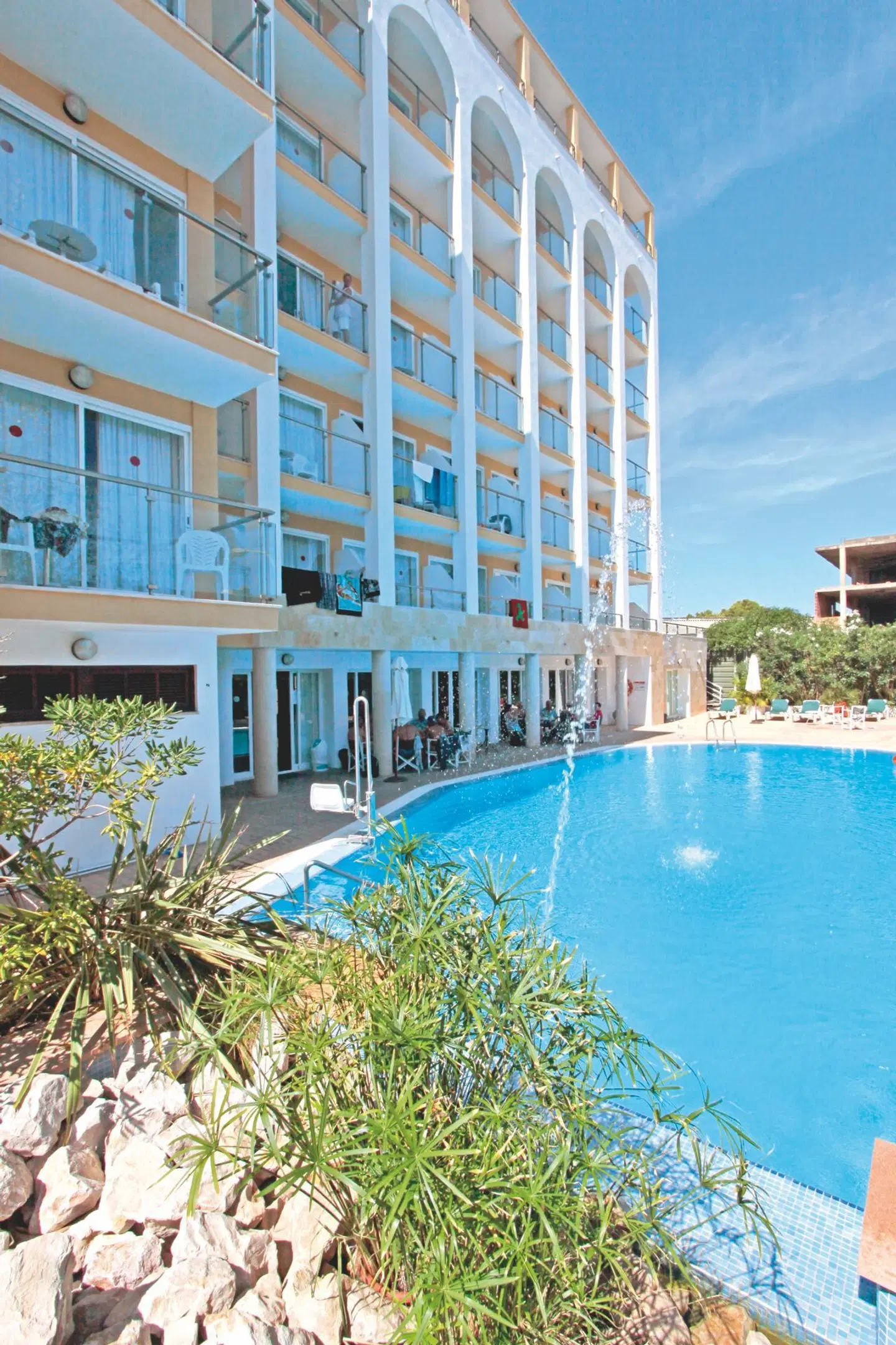 Bella Mar OUTDOOR_POOL