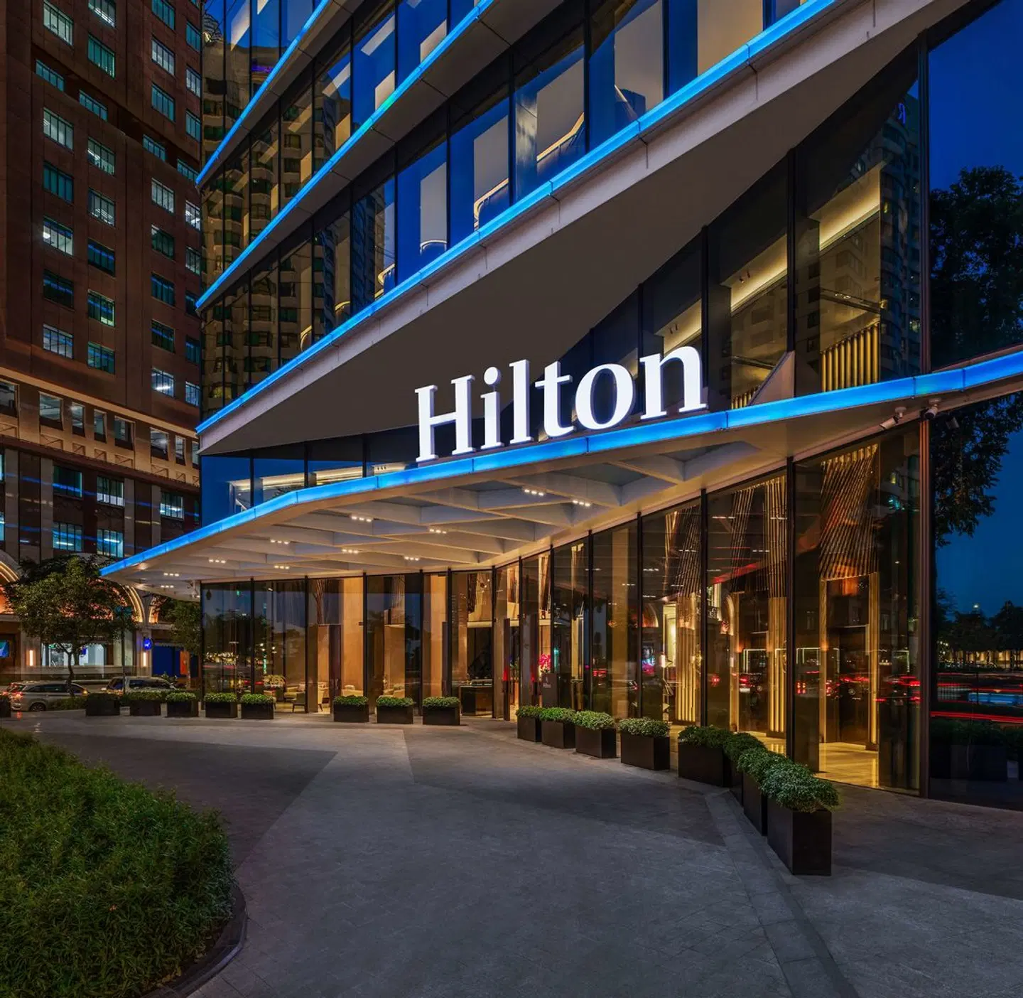 Hilton Saigon EXTERIOR