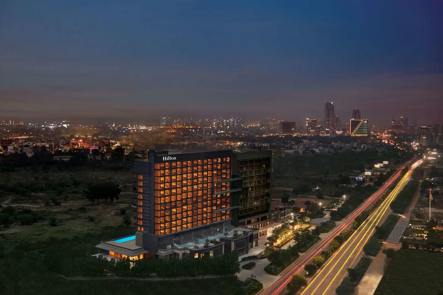 Hilton Gurugram Baani City Centre EXTERIOR