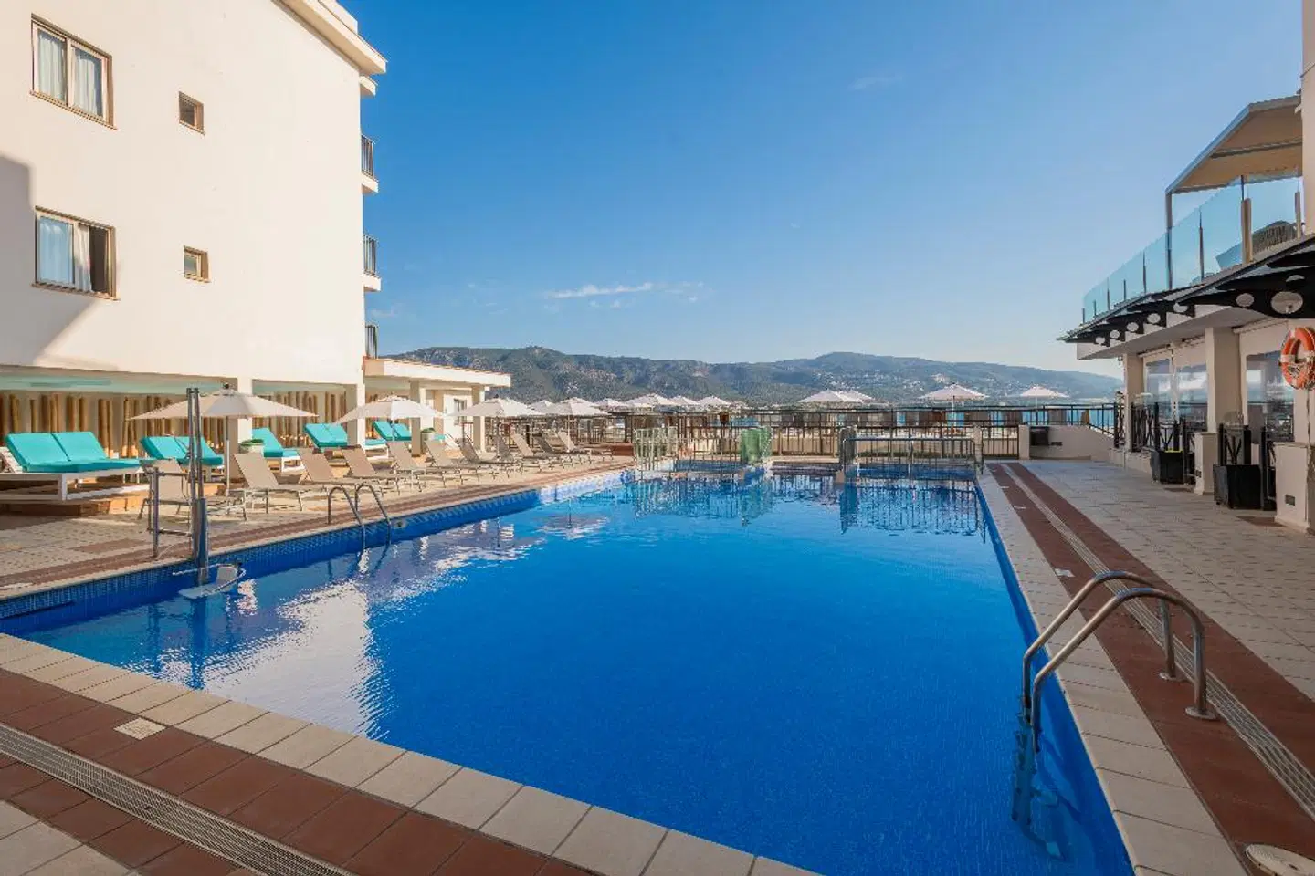 Leonardo Royal Mallorca Palmanova Bay OUTDOOR_POOL