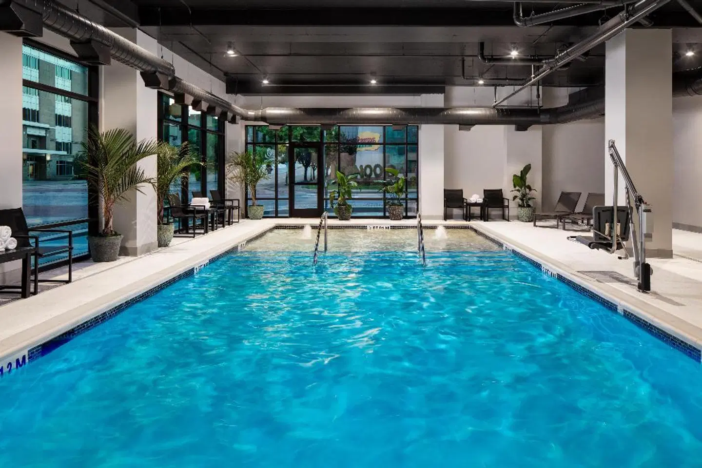 Embassy Suites By Hilton Chattanooga Downtown Hallenbad