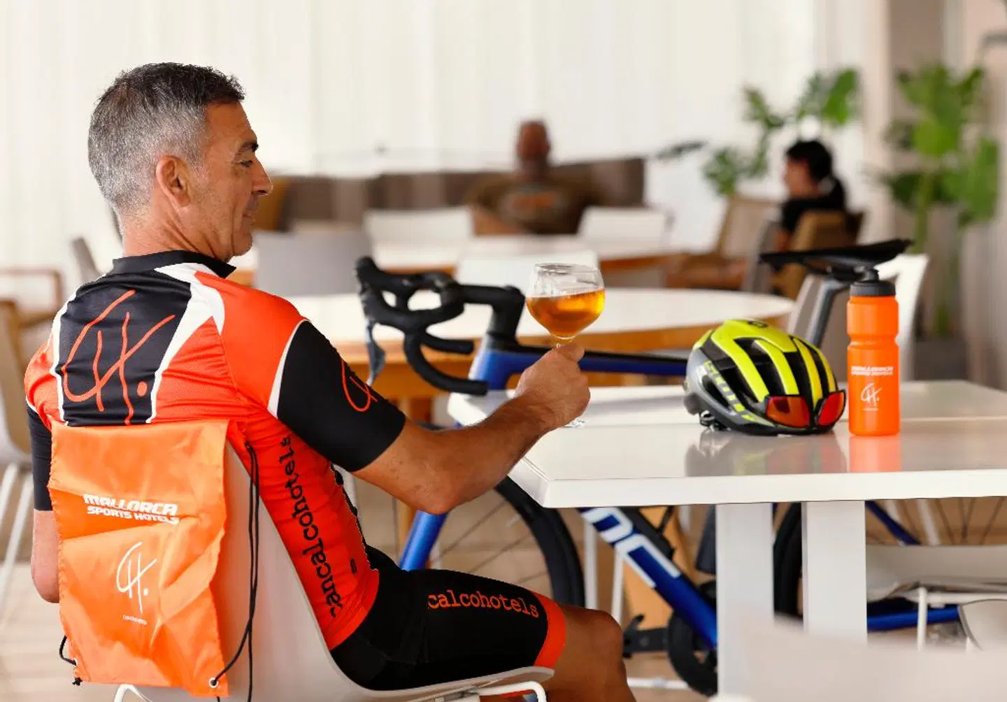 Llaut Boutique PEOPLE