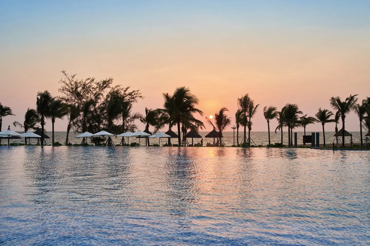 Mövenpick Resort Waverly Phu Quoc OUTDOOR_POOL