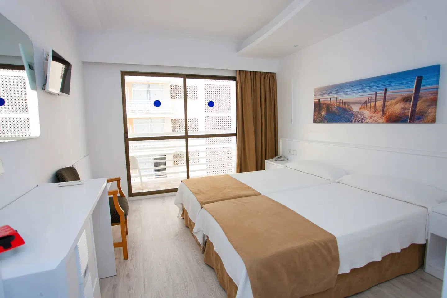 Kilimanjaro ROOM_EXAMPLE