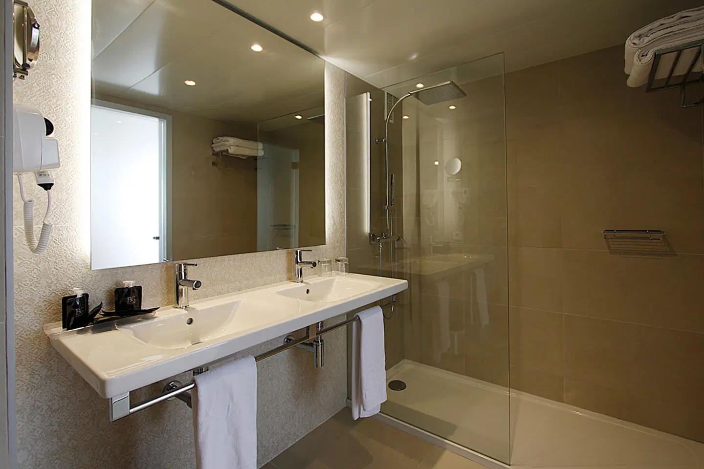 BG Rei del Mediterrani Palace BATHROOM