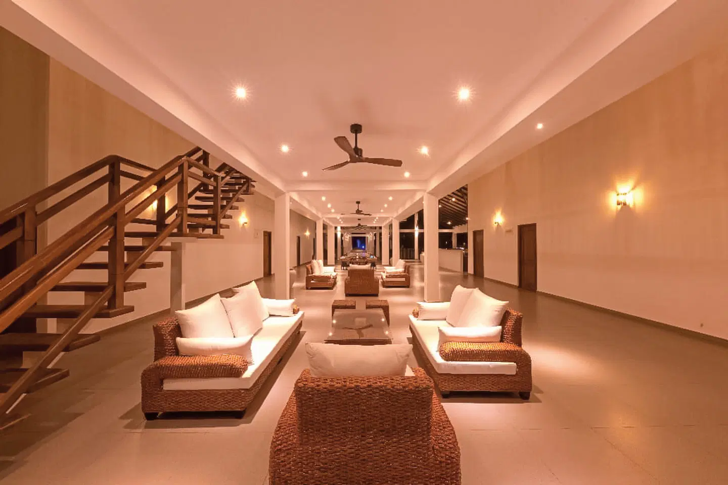 Uppuveli Beach by DSK LOUNGE_LOBBY