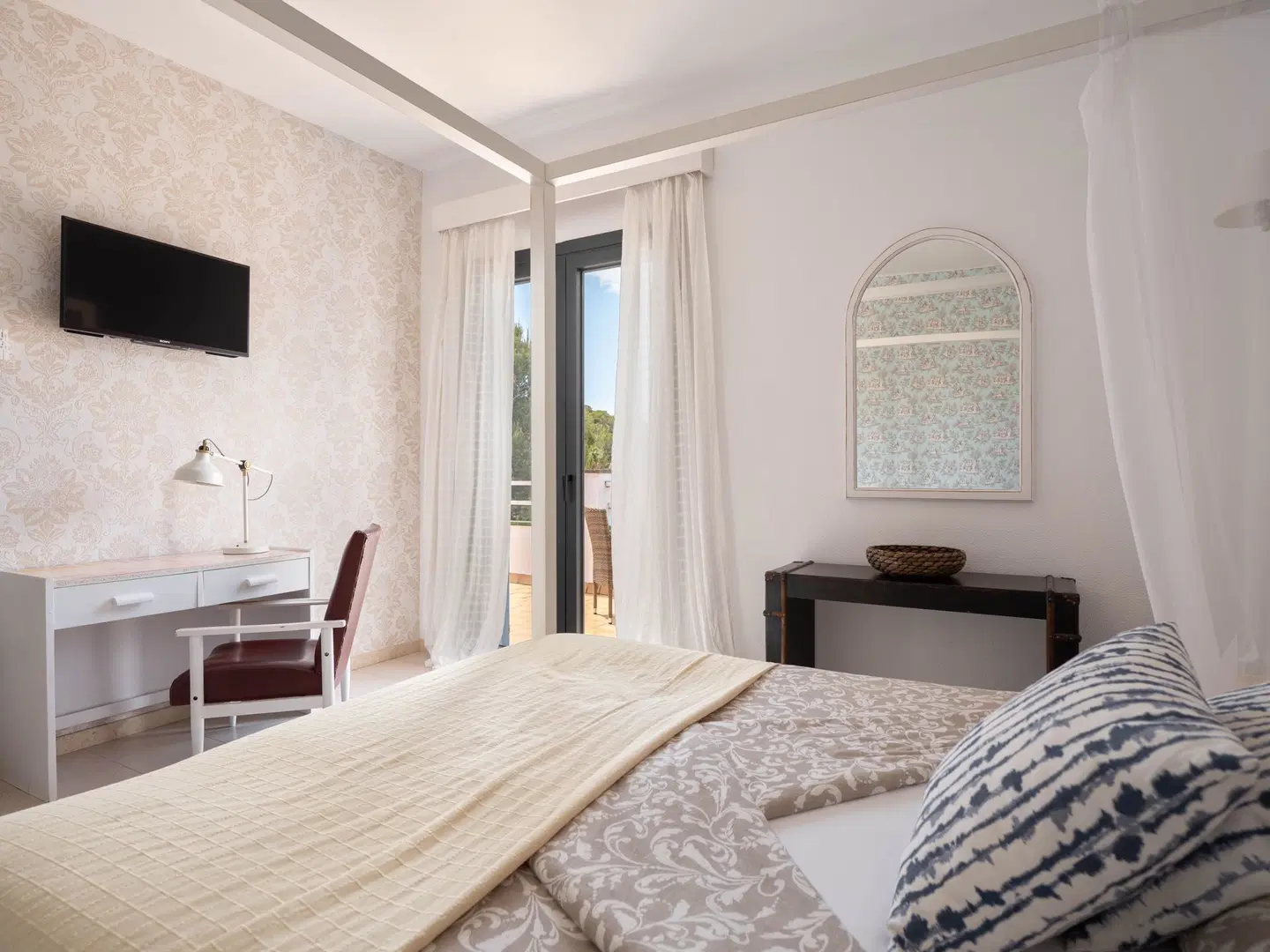 Bella Colina Vintage Hotel ROOM_EXAMPLE