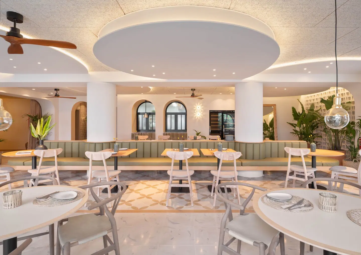 Bella Colina Vintage Hotel Restaurant