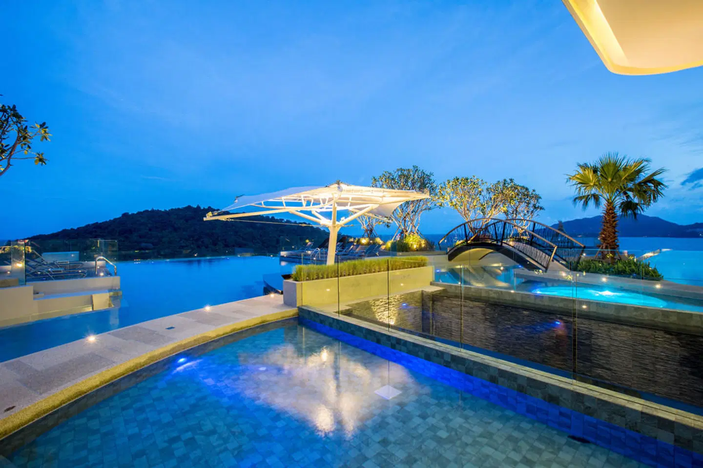 Crest Resort & Pool Villas OUTDOOR_POOL