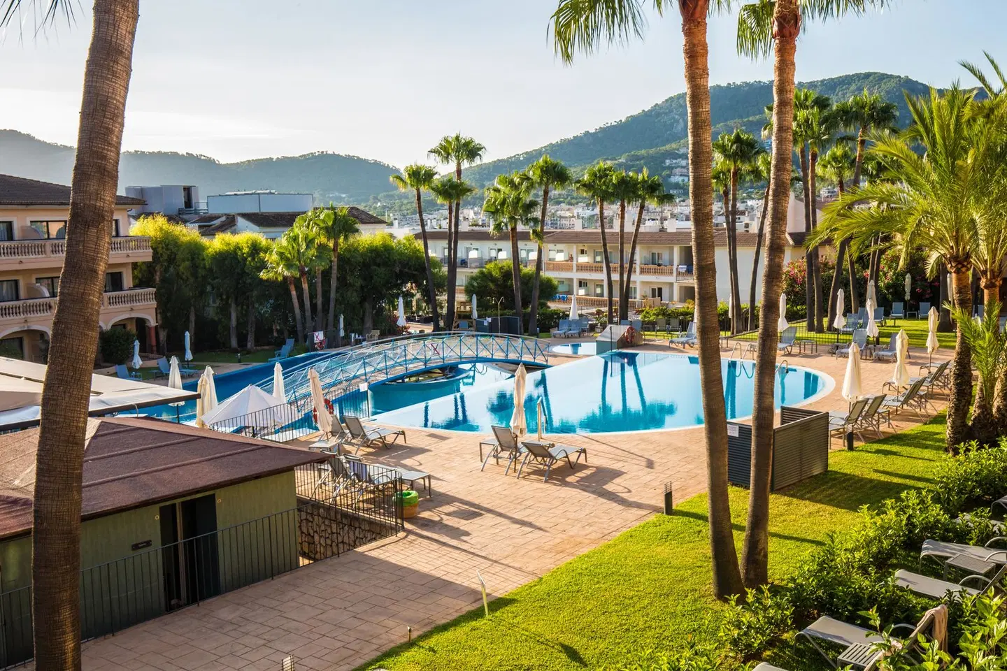 Mon Port & Spa OUTDOOR_POOL