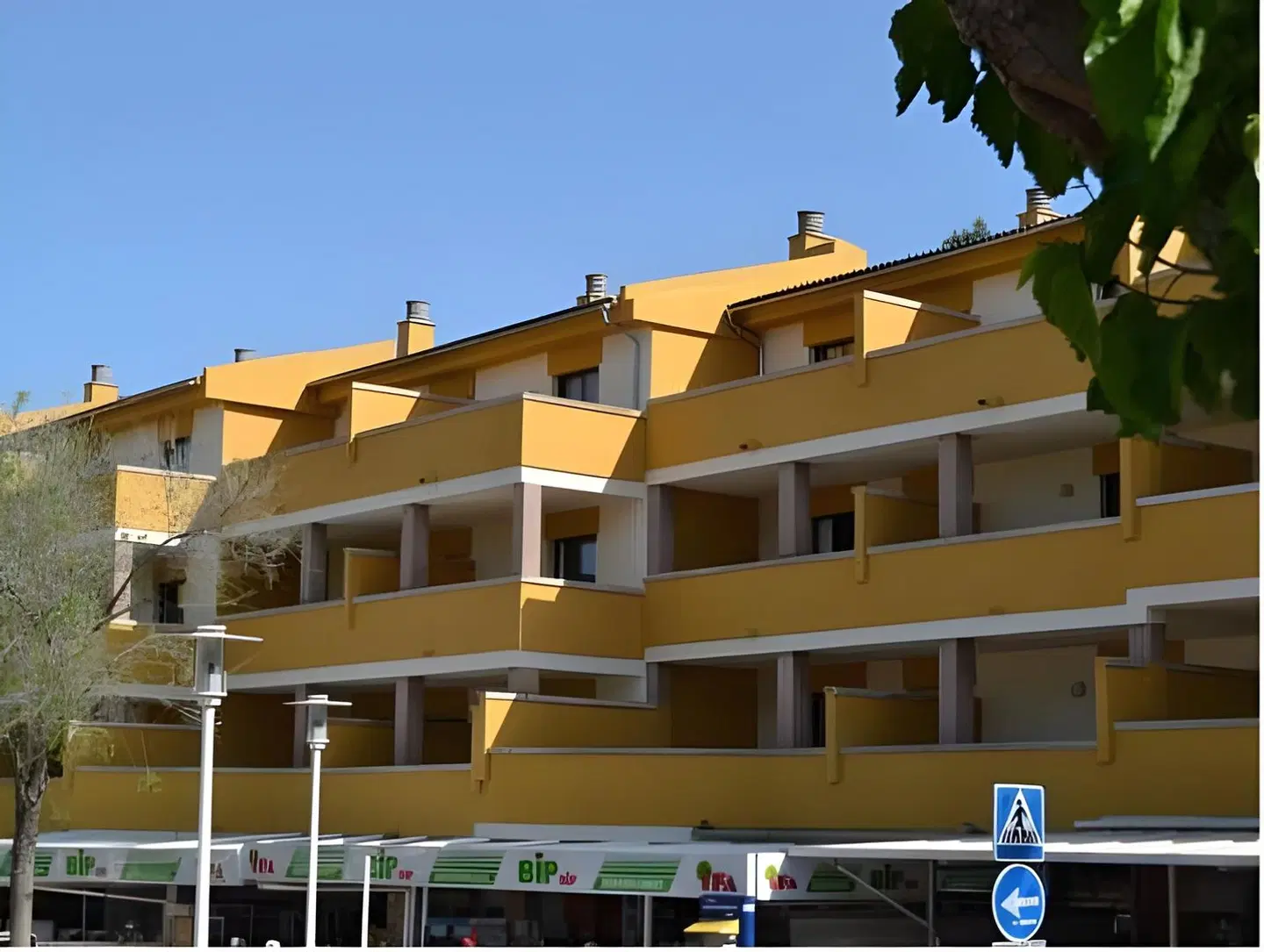 Flor Los Almendros EXTERIOR