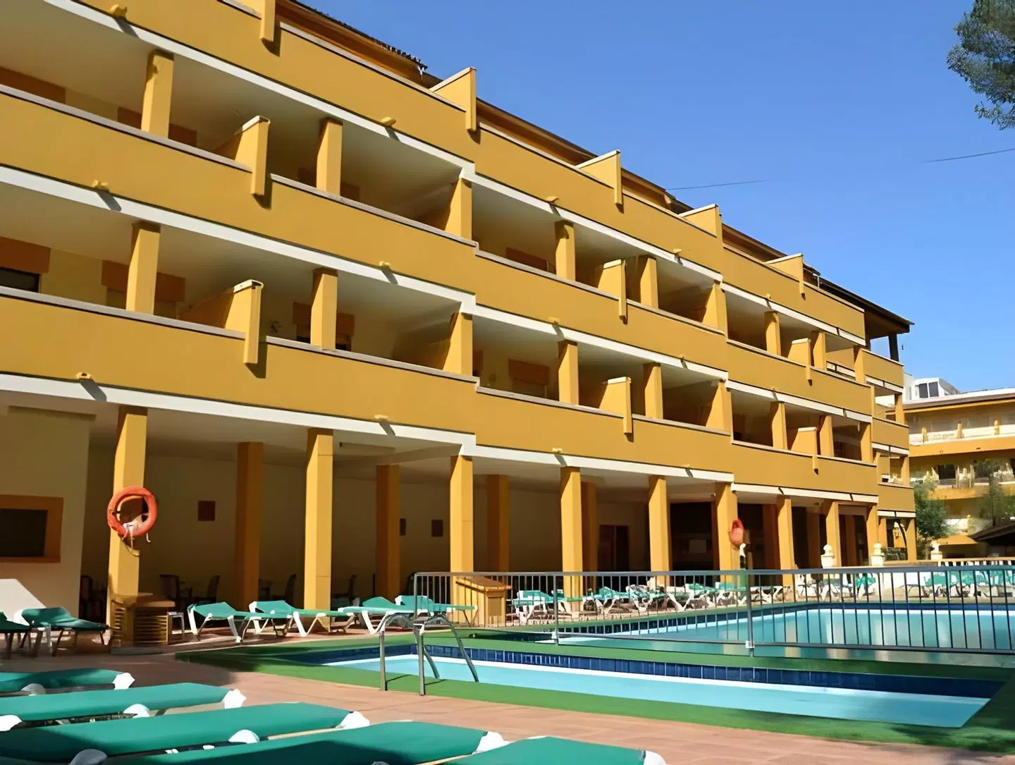 Flor Los Almendros EXTERIOR