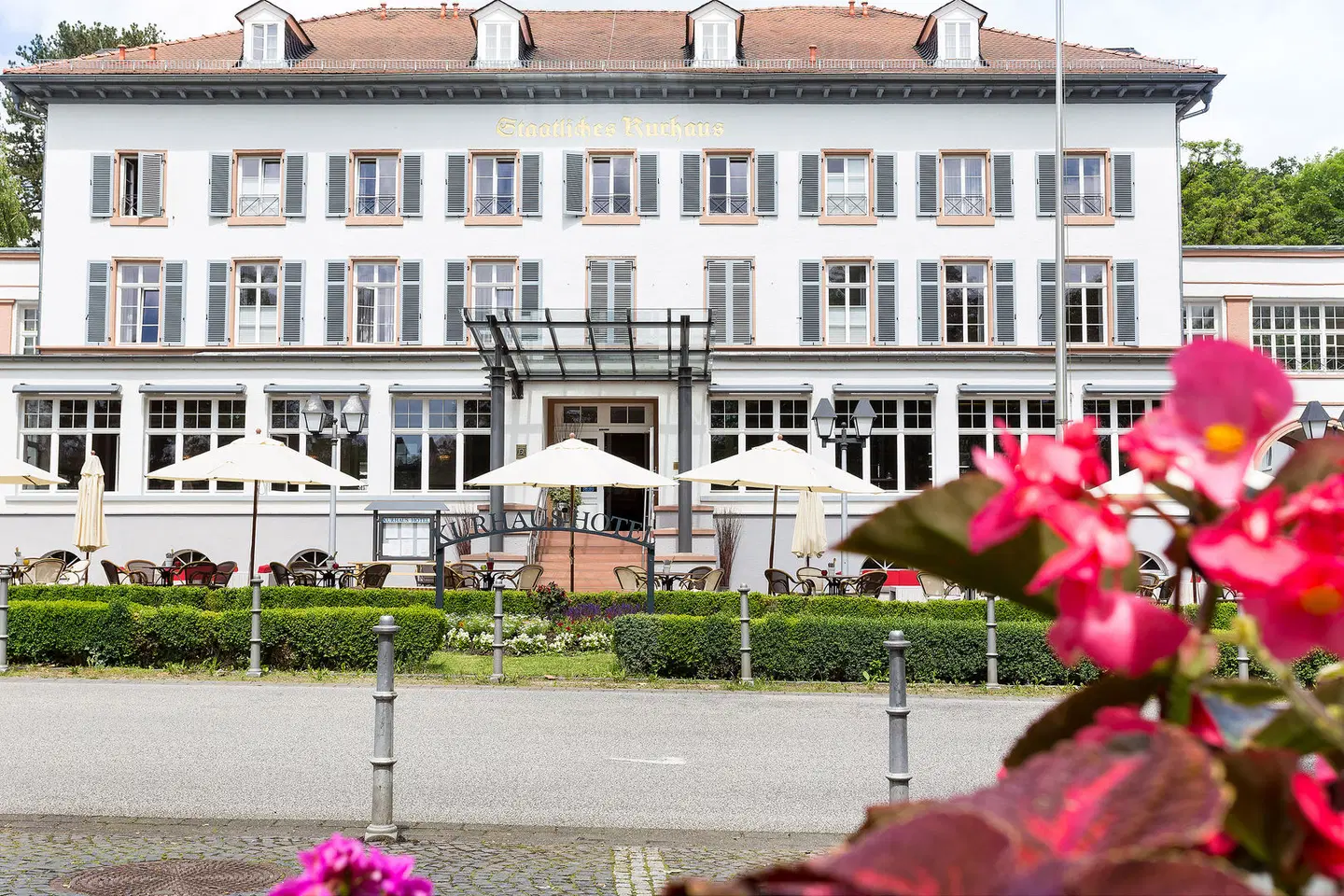 Kurhaus-Hotel Bad Salzhausen EXTERIOR
