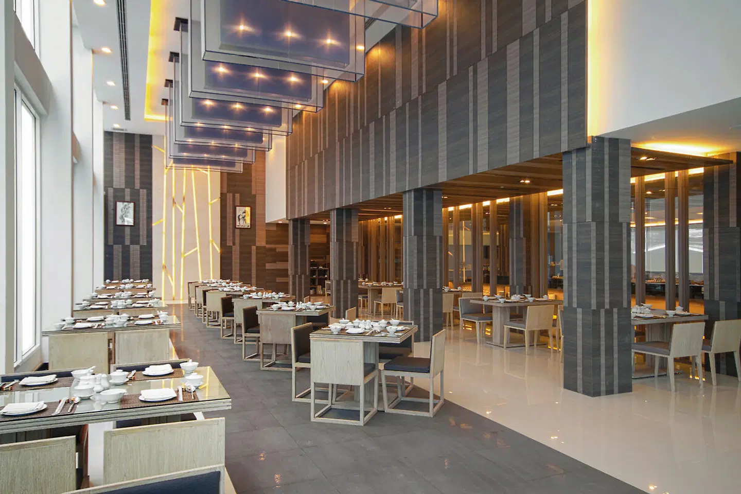 Classic Kameo Hotel & Serviced Apartments Restaurant