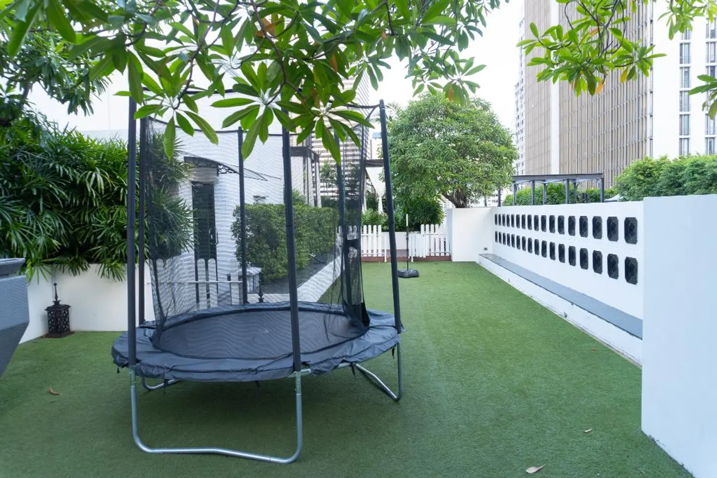 Mövenpick Hotel Sukhumvit 15 Bangkok Garten