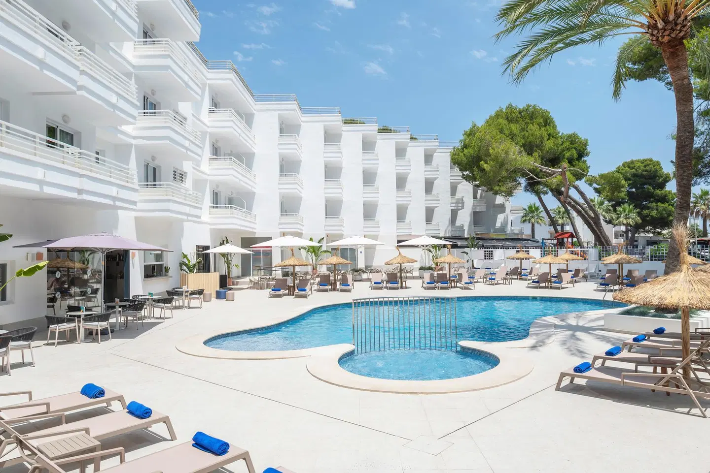 HSM Lago Park OUTDOOR_POOL