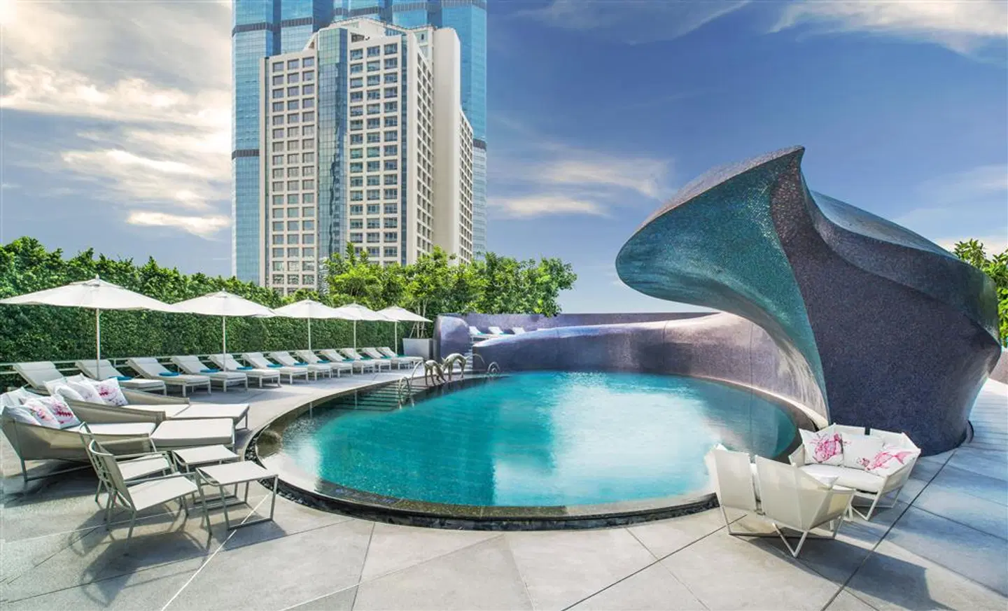W Bangkok OUTDOOR_POOL