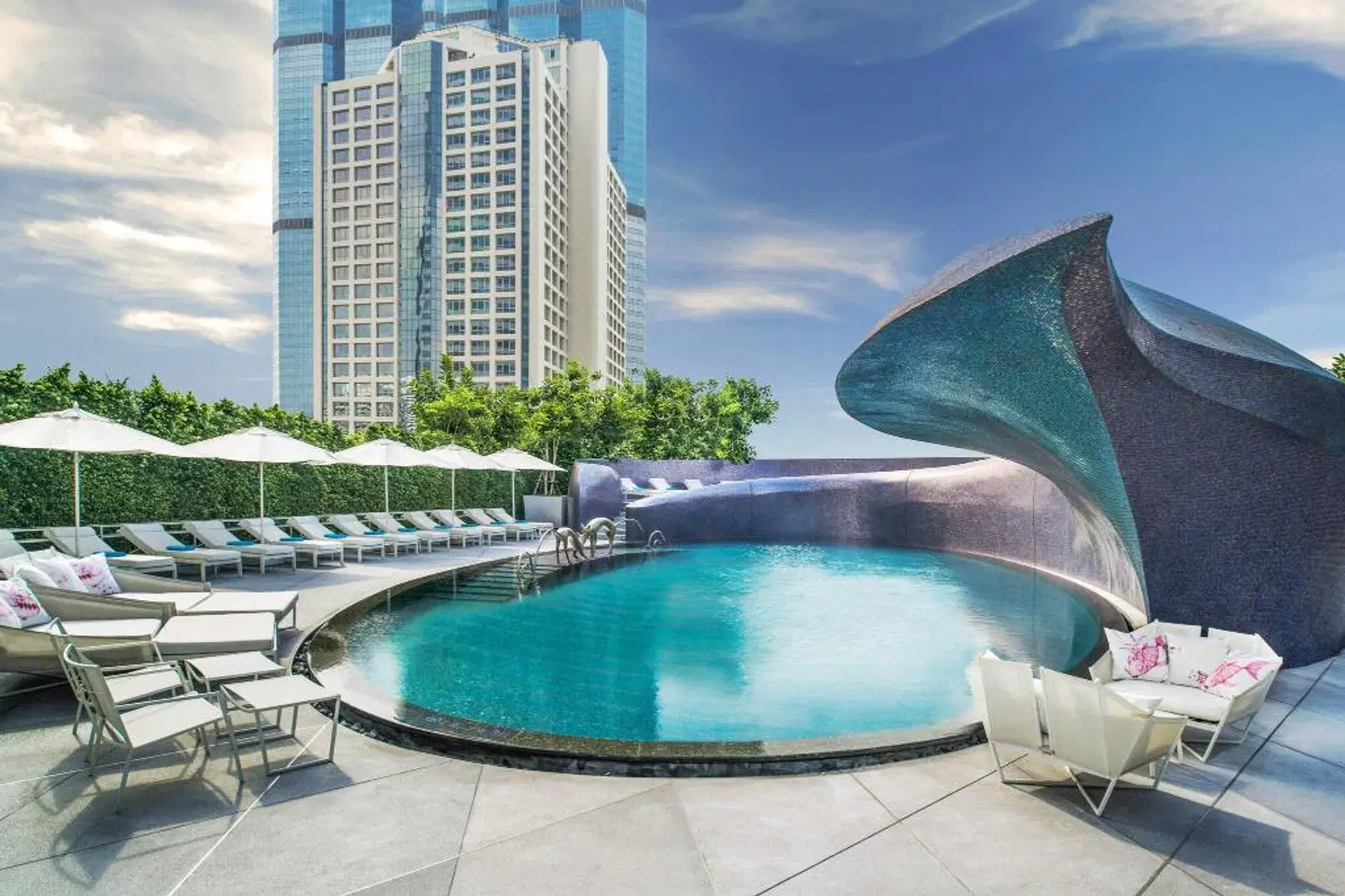 W Bangkok OUTDOOR_POOL