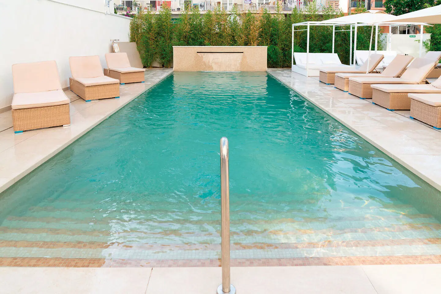 Las Arenas INDOOR_POOL