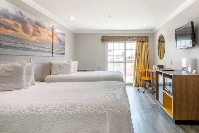 Days Inn by Wyndham Santa Monica/Los Angeles ROOM_EXAMPLE