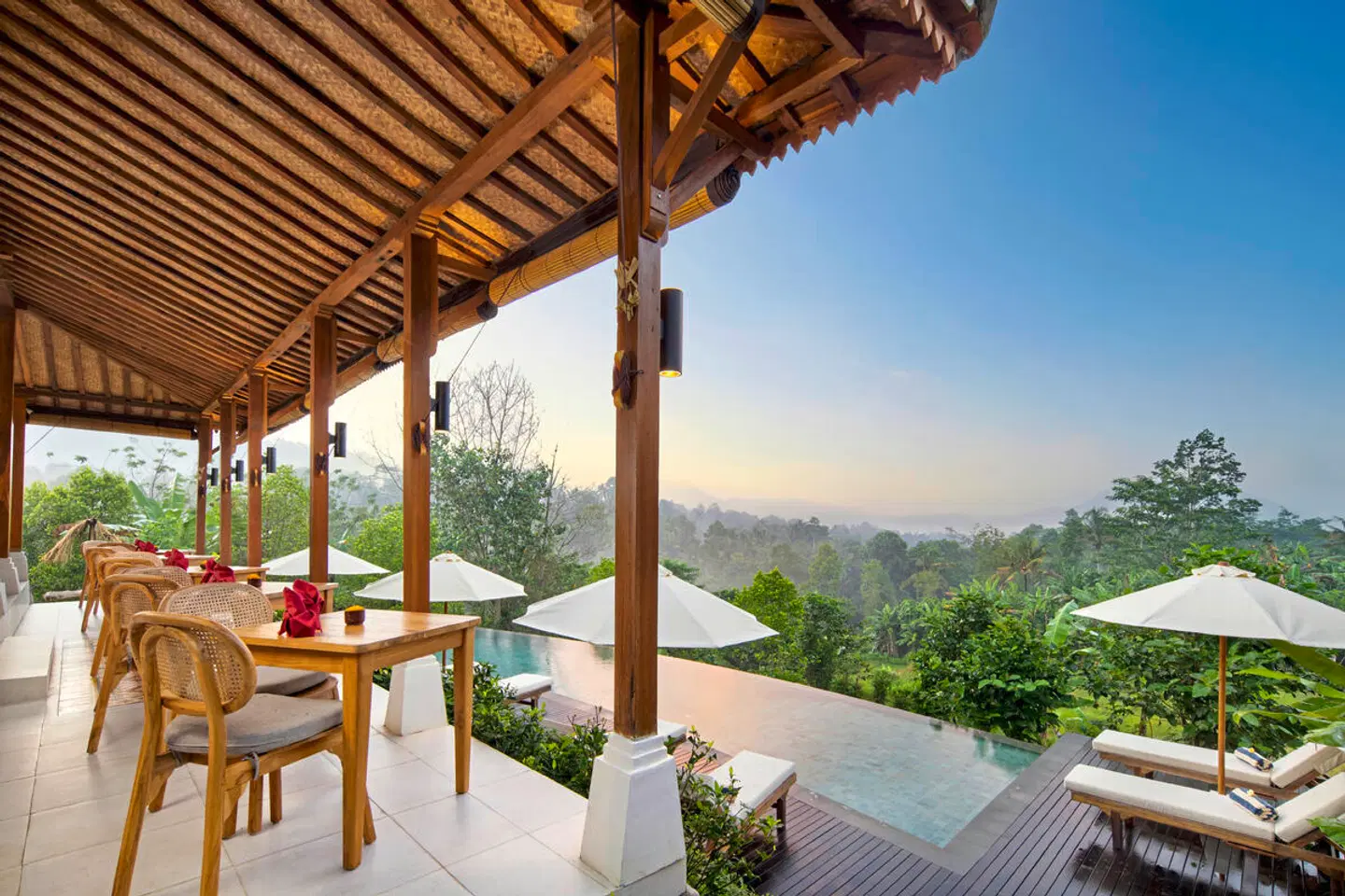 Devani Resort Sidemen Terrasse