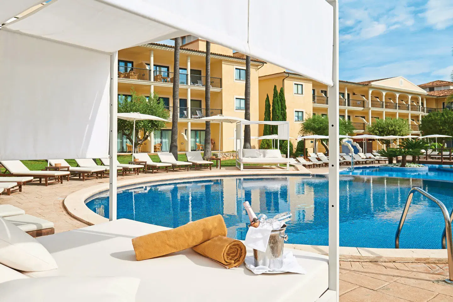 CM Mallorca Palace OUTDOOR_POOL