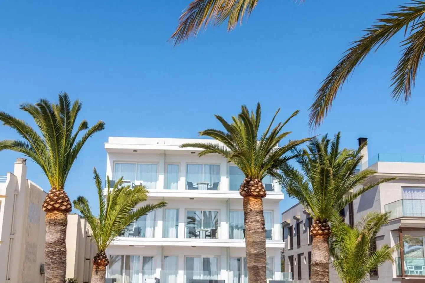 Cabot Romantic EXTERIOR