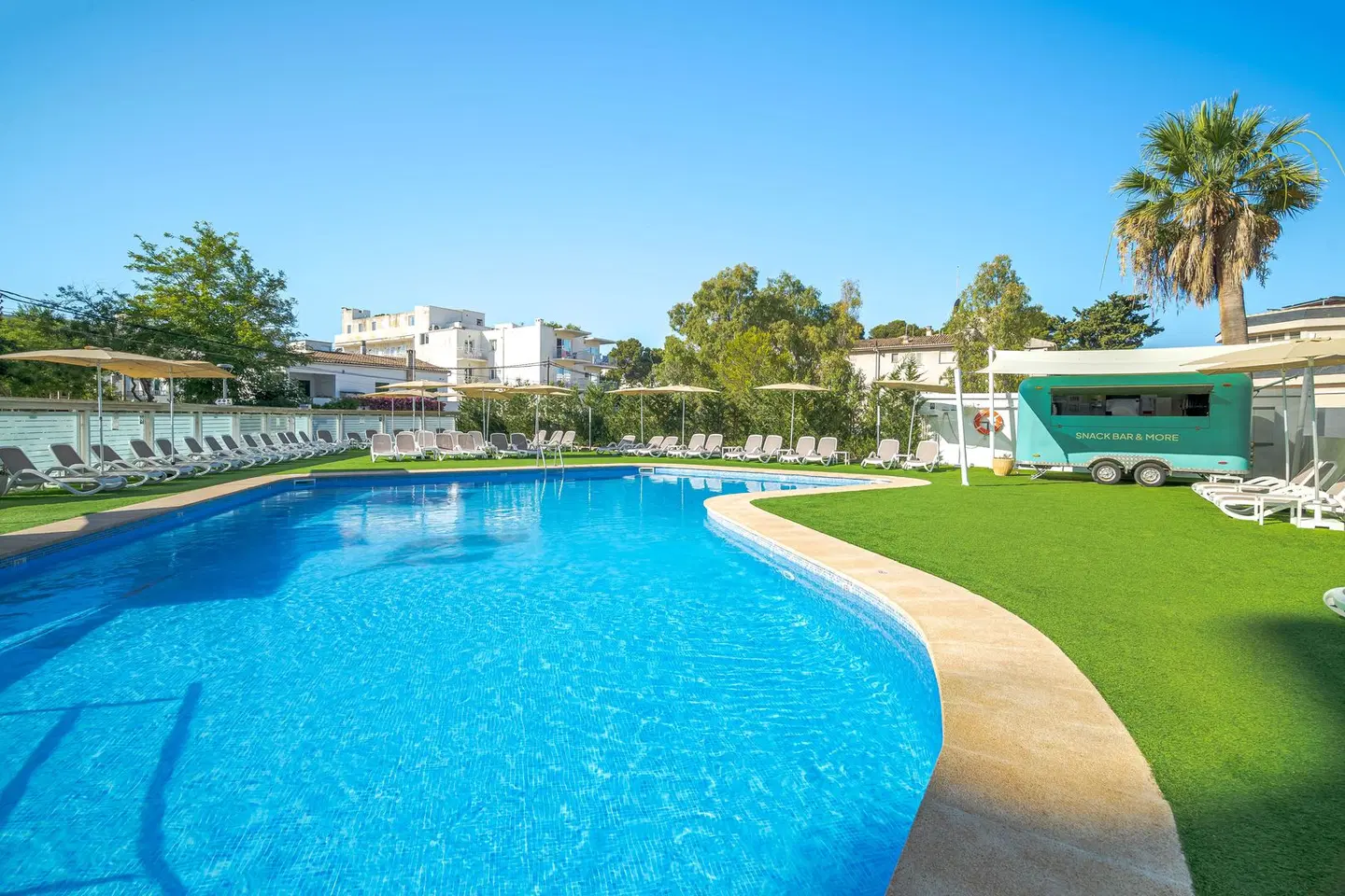 THB Maria Isabel OUTDOOR_POOL