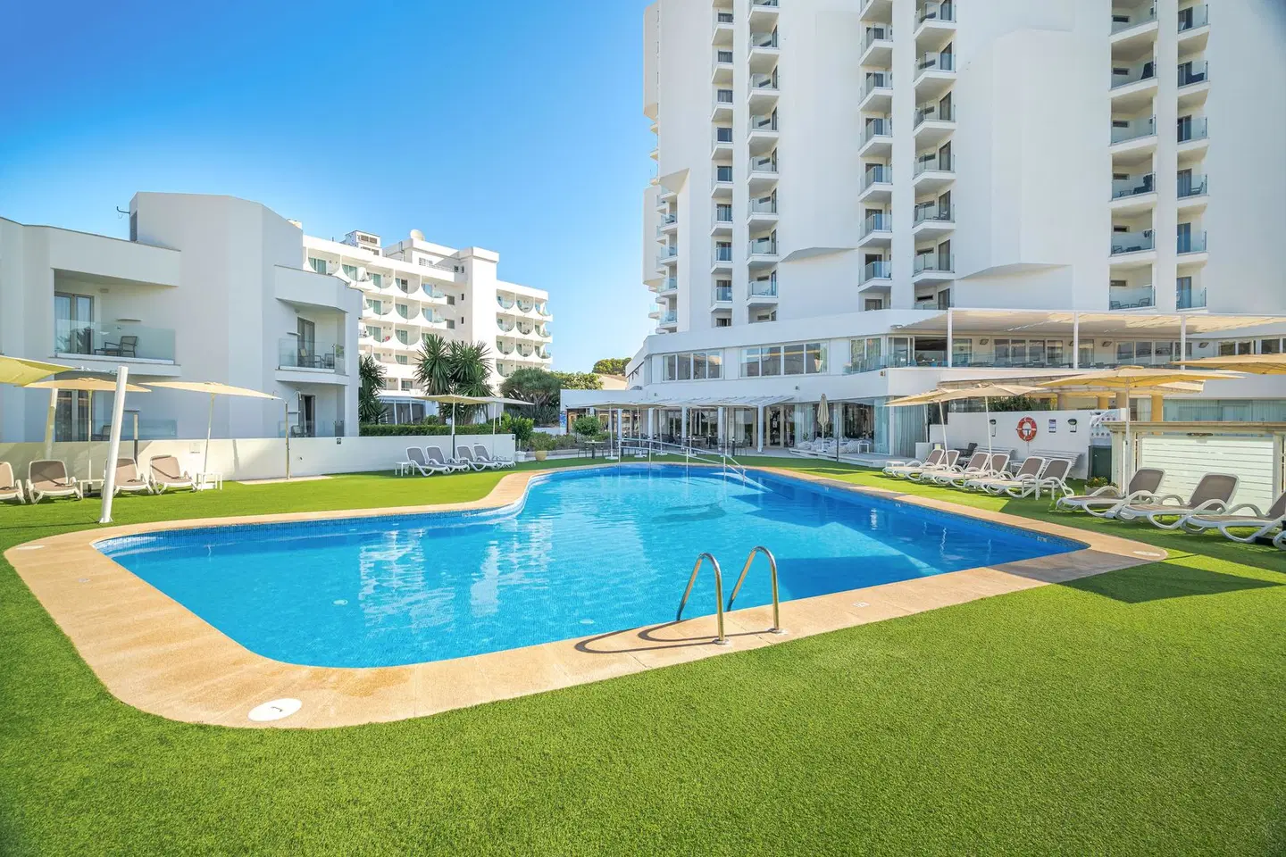 THB Maria Isabel OUTDOOR_POOL