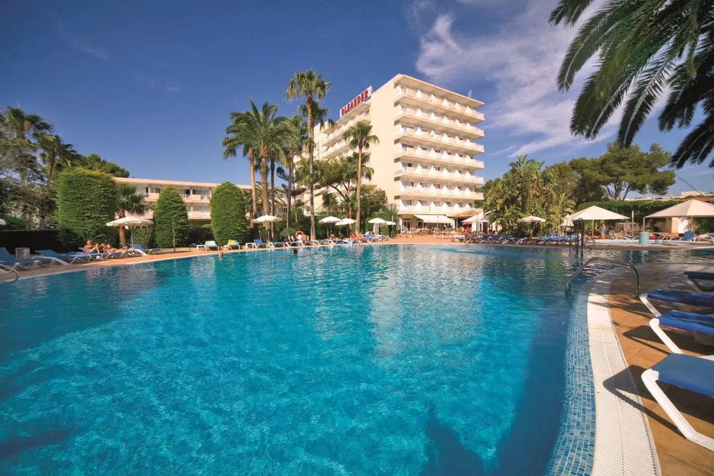 Oleander OUTDOOR_POOL