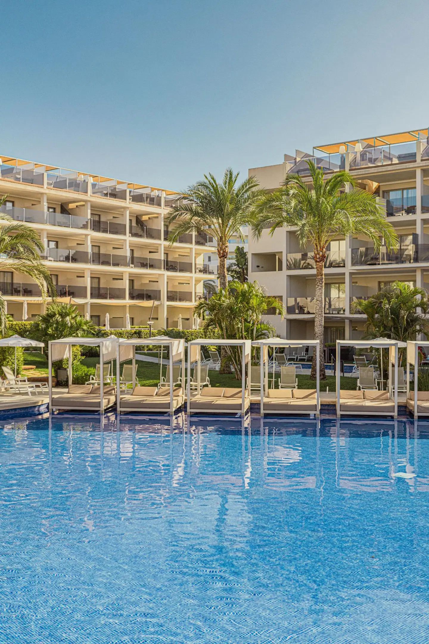 Zafiro Palace Palmanova OUTDOOR_POOL