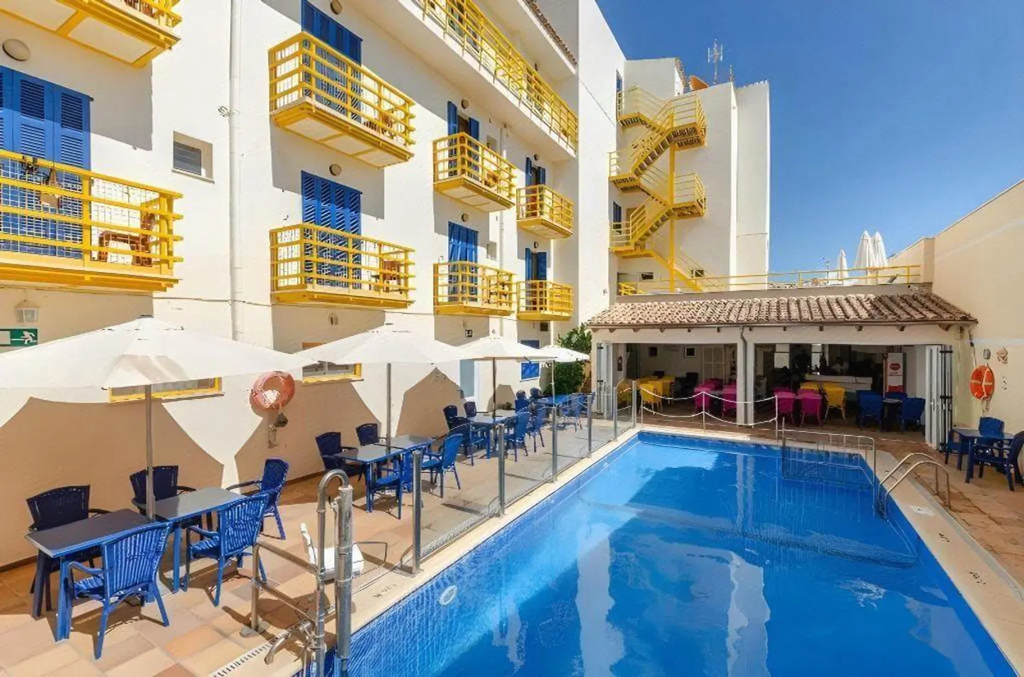 Bellavista OUTDOOR_POOL