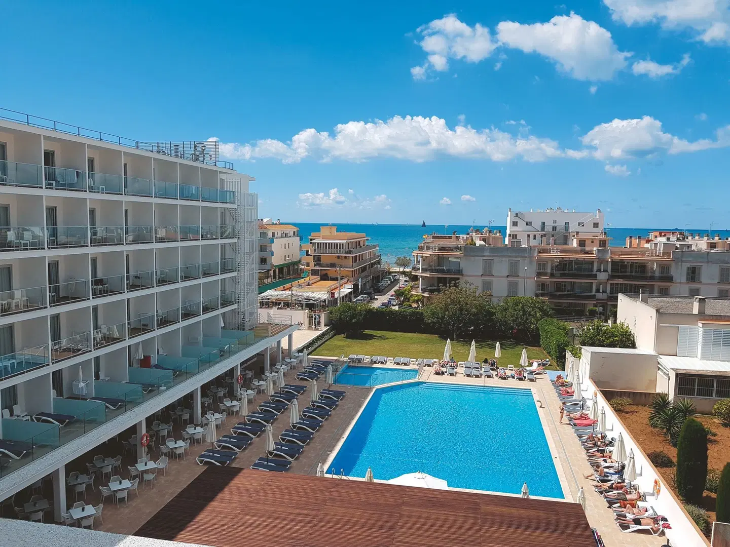 Alua Leo OUTDOOR_POOL