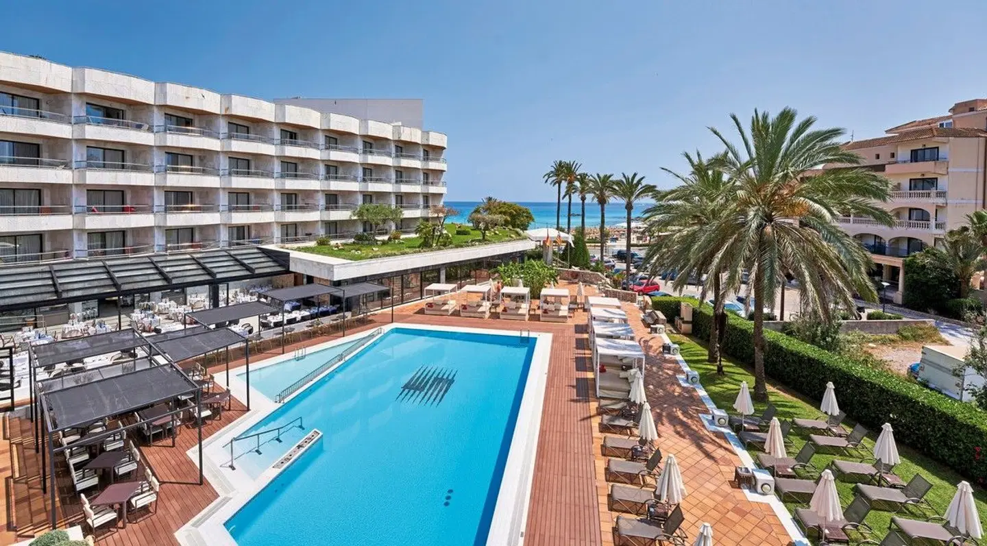 Serrano Palace OUTDOOR_POOL