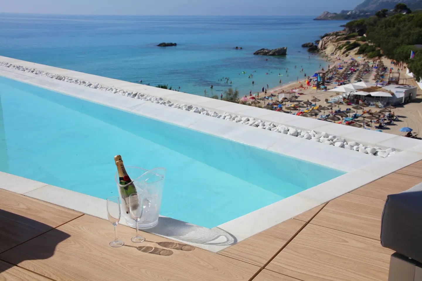 Serrano Palace OUTDOOR_POOL