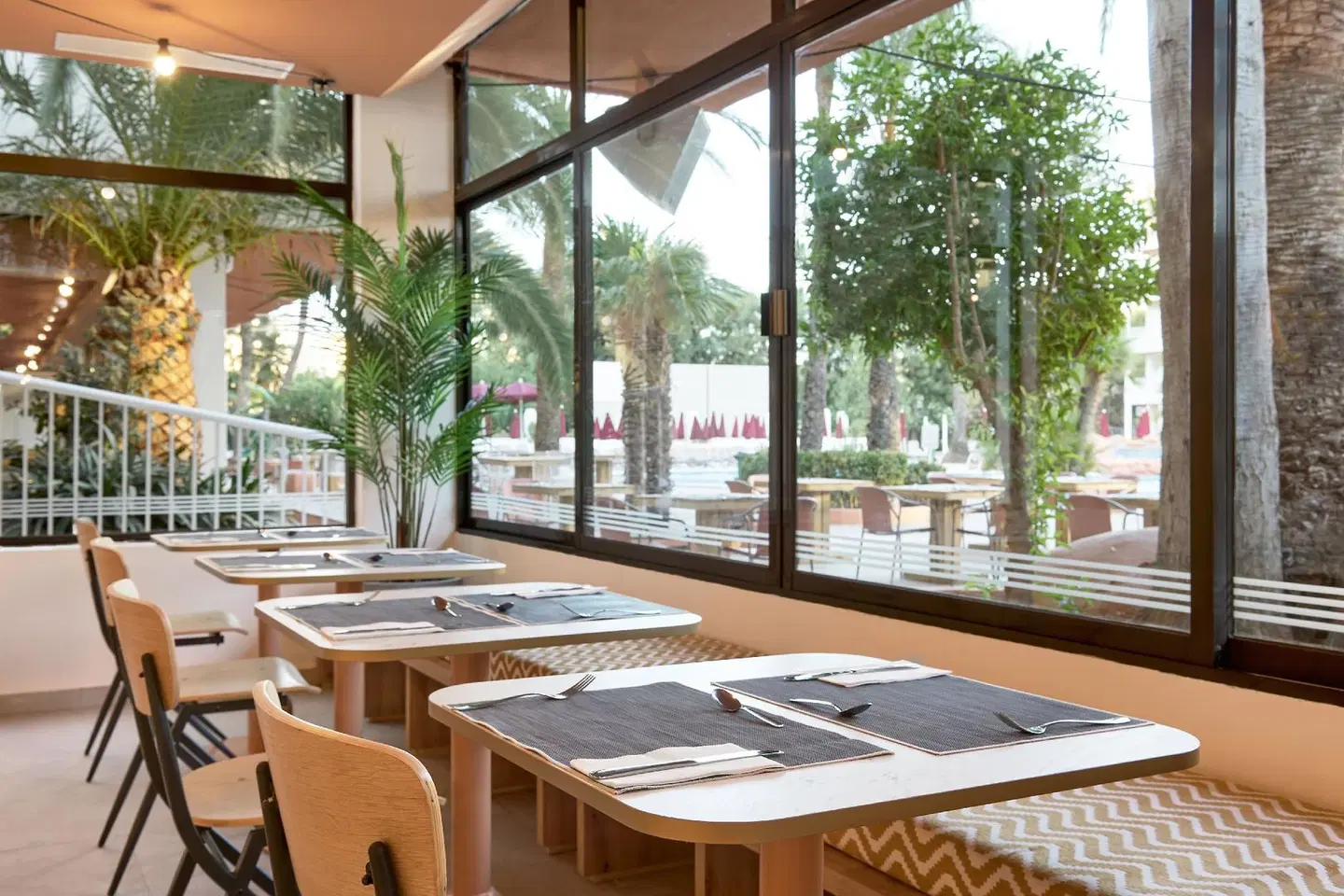 tent Calvia Beach Restaurant