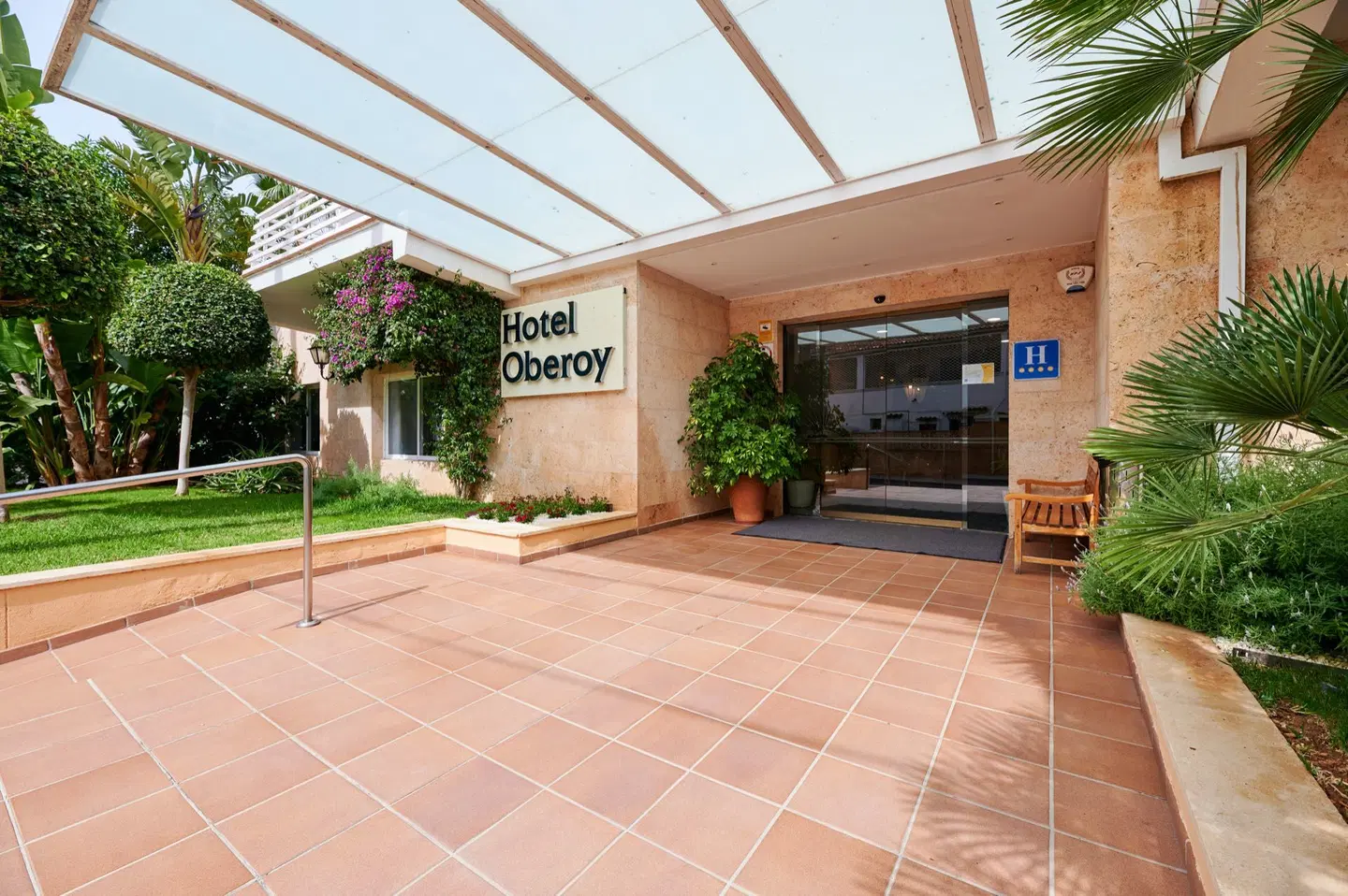 ROC Oberoy EXTERIOR