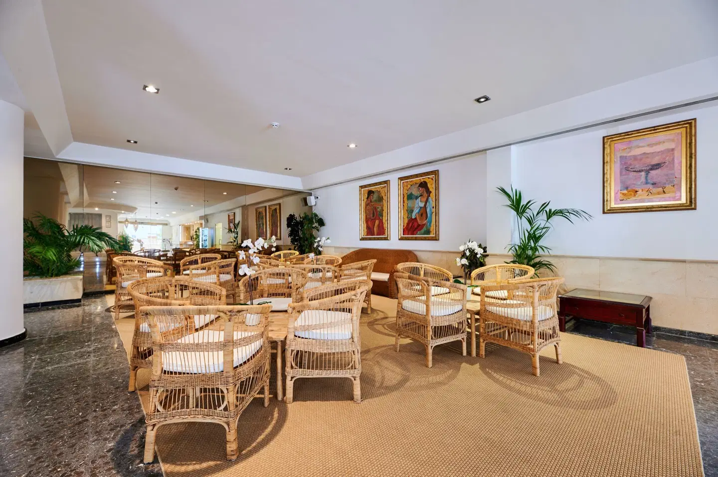 ROC Oberoy Restaurant