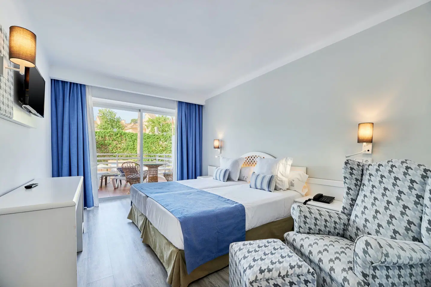 ROC Oberoy ROOM_EXAMPLE