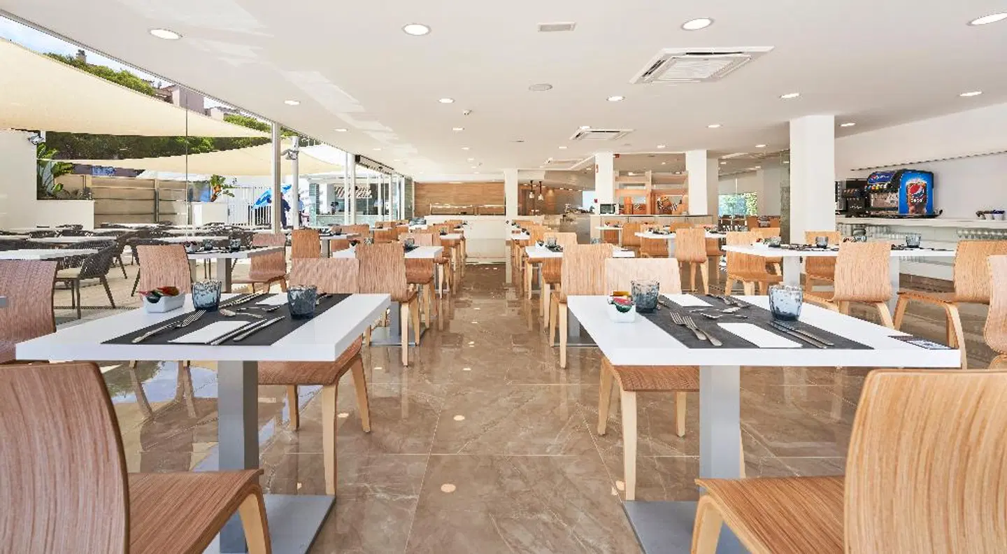 Globales Cala Bona Restaurant