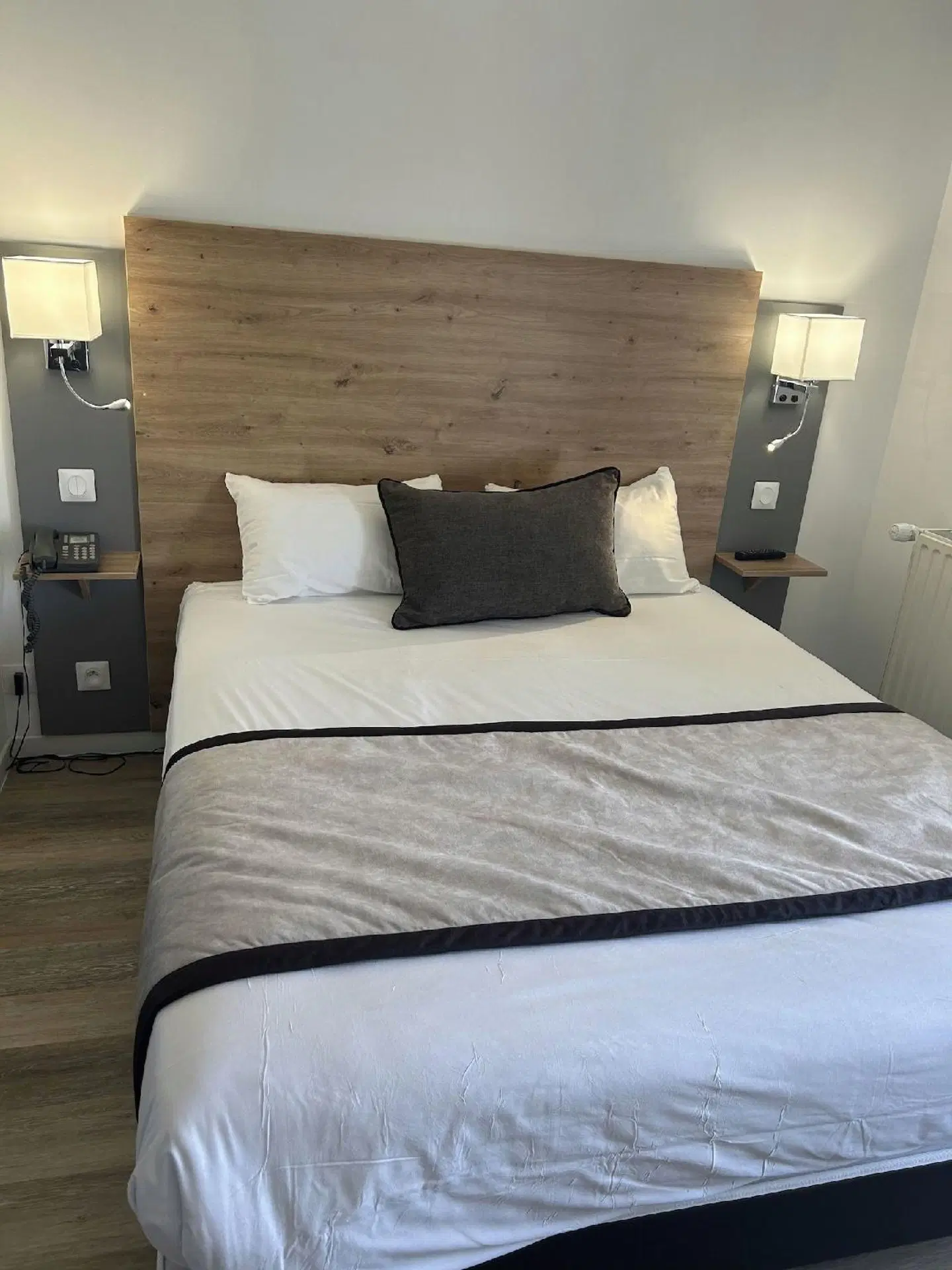 Derby Eiffel ROOM_EXAMPLE