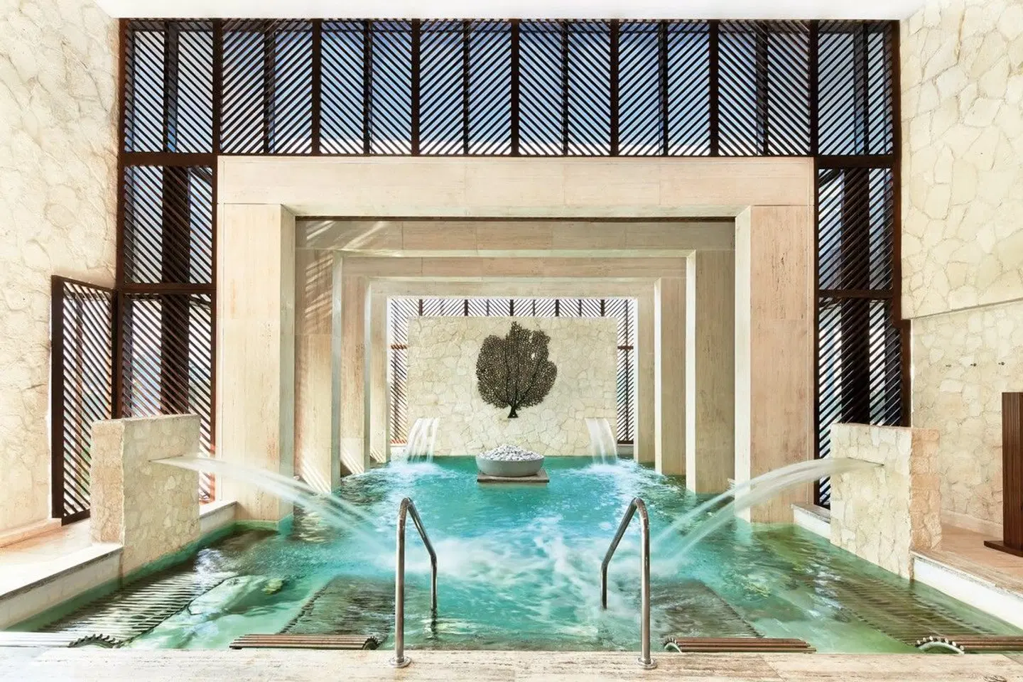 SLS Playa Mujeres Hallenbad