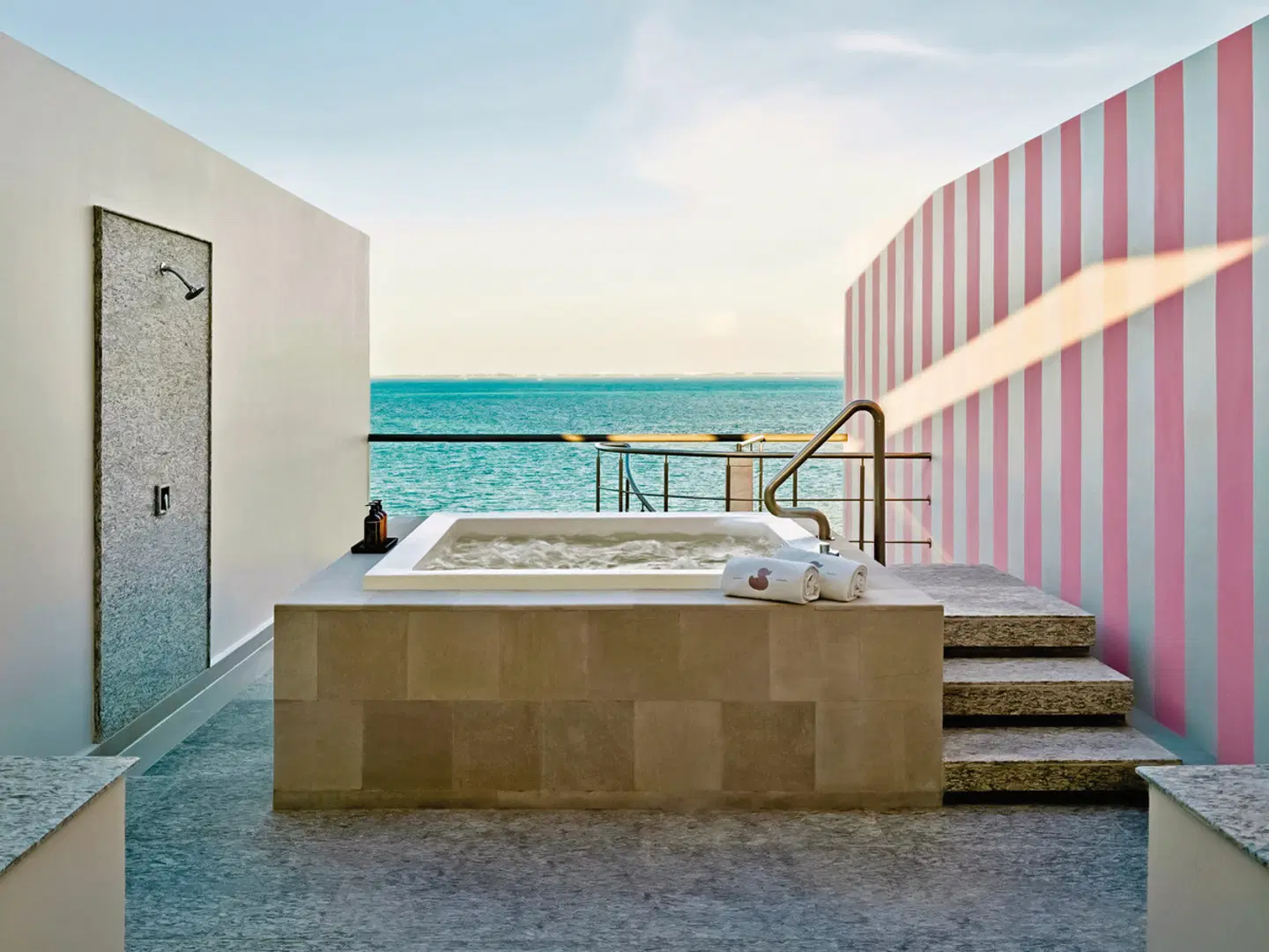 SLS Playa Mujeres Terrasse