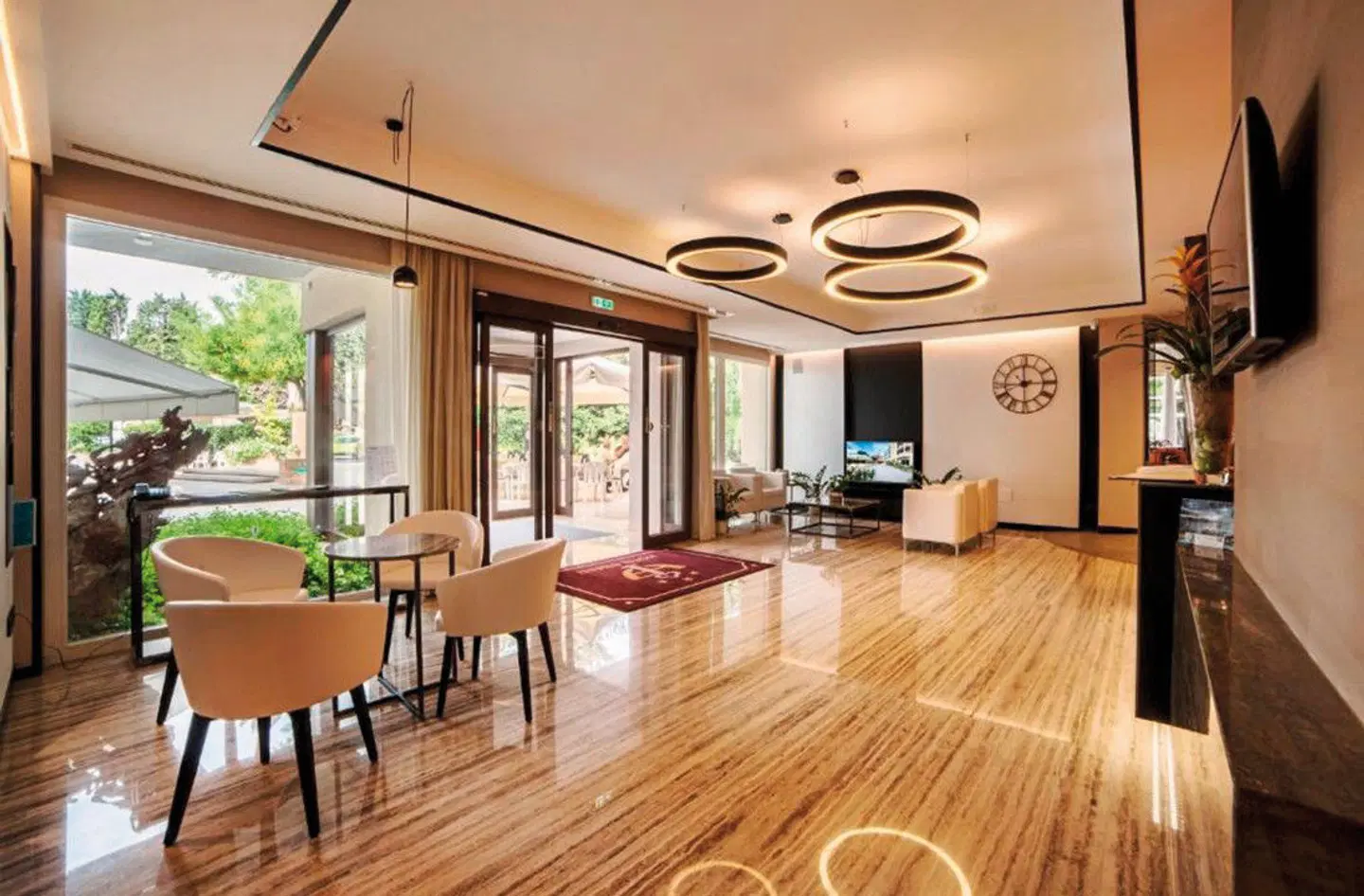 Bisesti LOUNGE_LOBBY