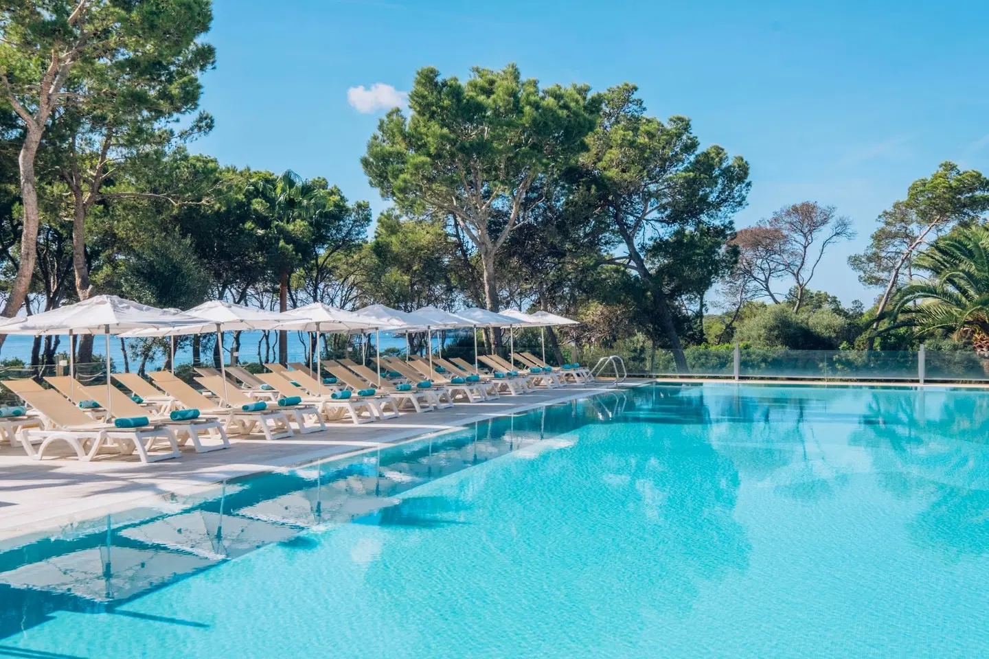 Iberostar Waves Club Cala Barca OUTDOOR_POOL