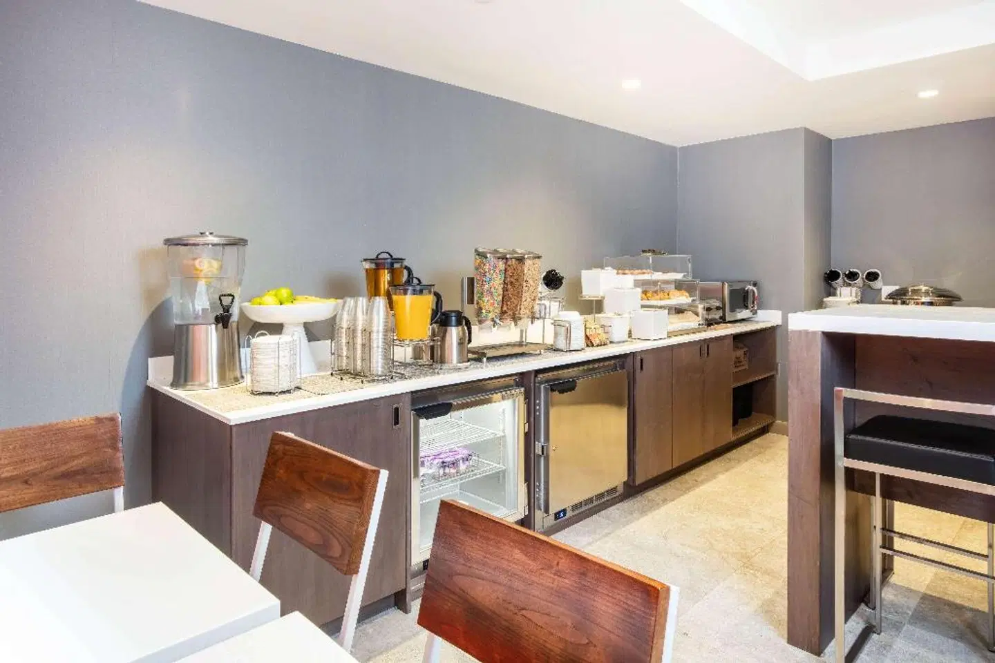 La Quinta Inn & Suites by Wyndham Manhattan Midtown Restaurant